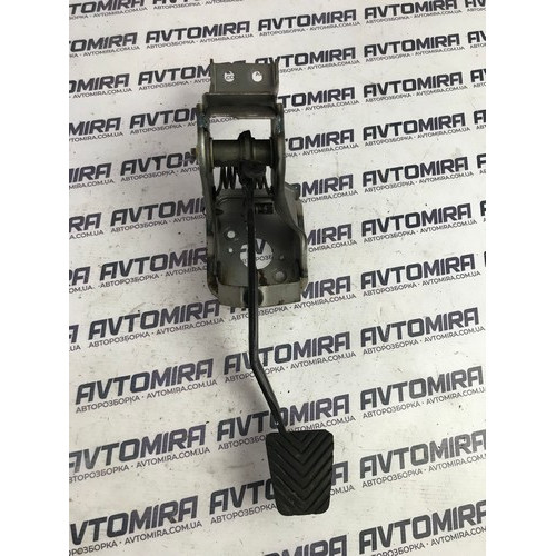 Педаль зчеплення Hyundai i30 2007-2012 328021H951